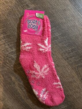 Women's Pink Fuzzy Socks